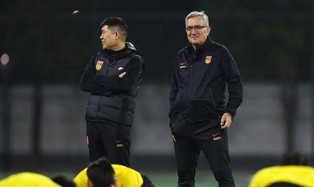 关于索肖后防阵容争议,主教练或将做出调整的信息 关于索肖后防阵容争议,主教练或将做出调整的信息