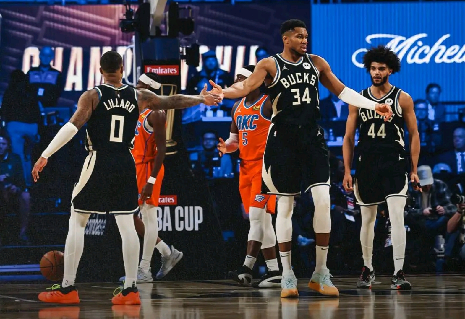 开云体育在线登录-关于雄鹿队双核心字母哥和米德尔顿助力球队取胜的信息