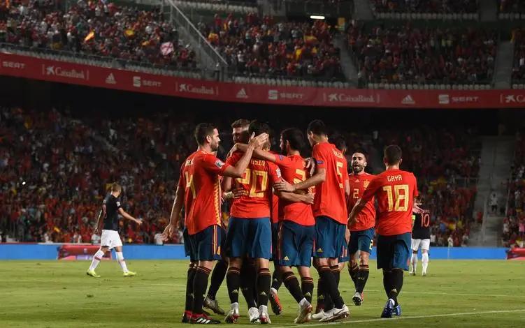 包含阿尔巴尼亚险胜格鲁吉亚，争夺出线席位的词条