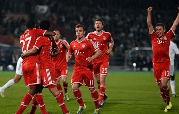 关于疯狂对抗：拜仁VS多特蒙德争难解者的信息