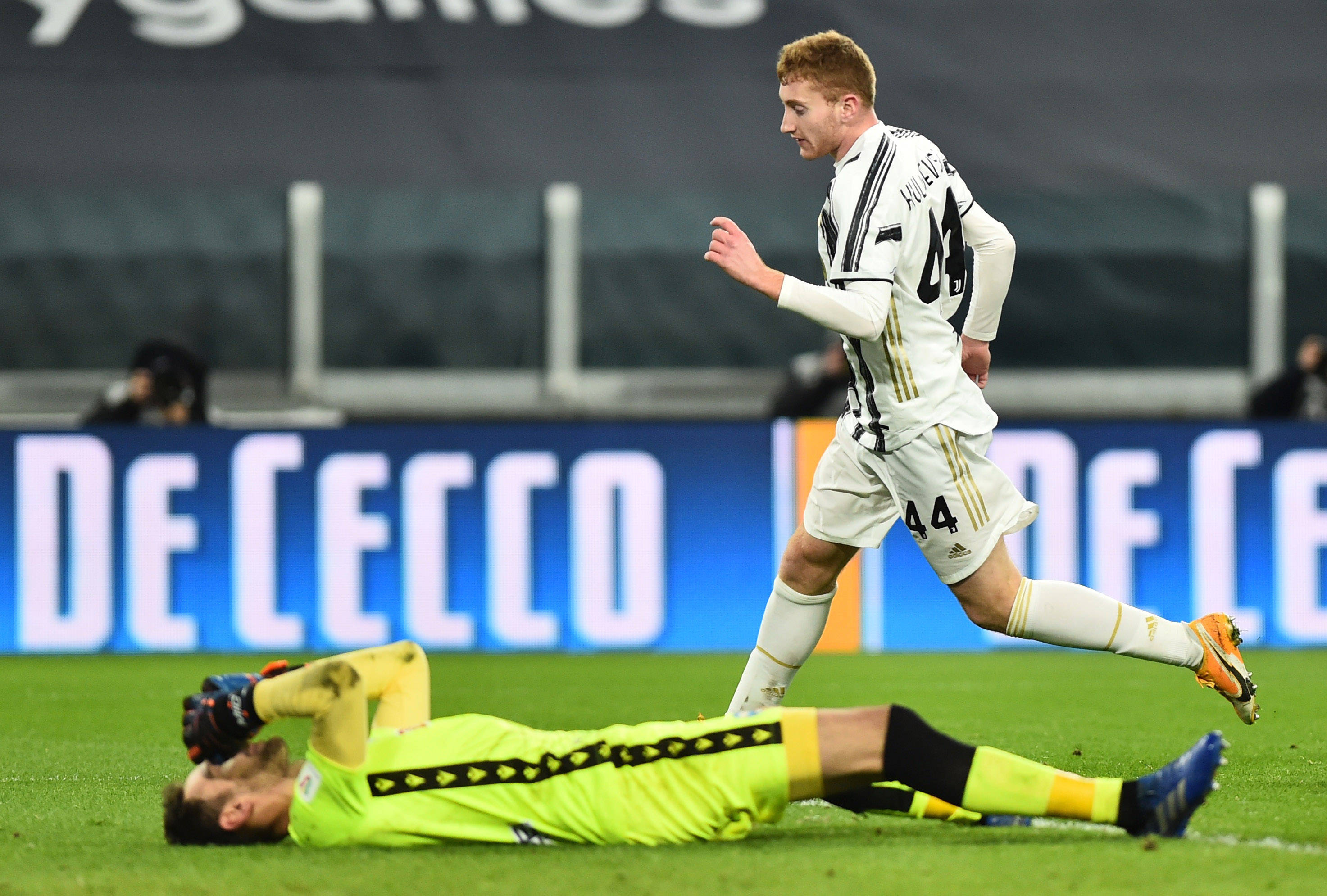 开云体育-包含斯帕尔客场失利，意大利足球尴尬不断的词条