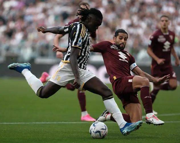 意甲比赛中发生一场激烈的对抗 意甲比赛中发生一场激烈的对抗