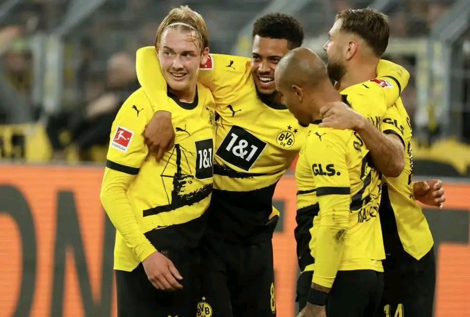 开云体育官网入口-奥斯曼队大胜对手，保持小组头名位置