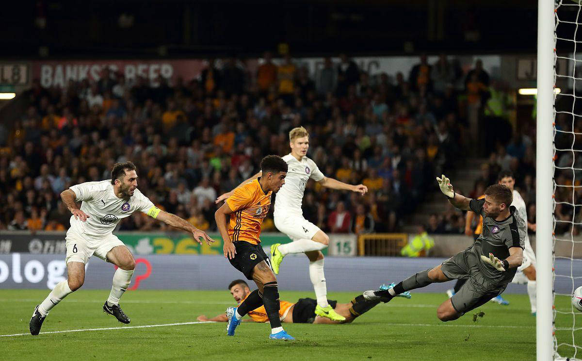 狼队主场大胜，实现保级突围的简单介绍