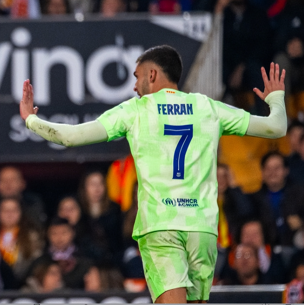 小将新星崛起,为巴伦西亚队贡献进球 小将新星崛起,为巴伦西亚队贡献进球