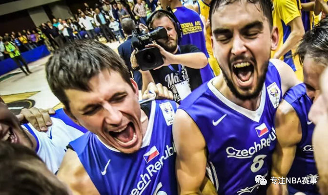 开云体育网页版-乌克兰男篮逆袭夺冠，捷克队遭遇挫败