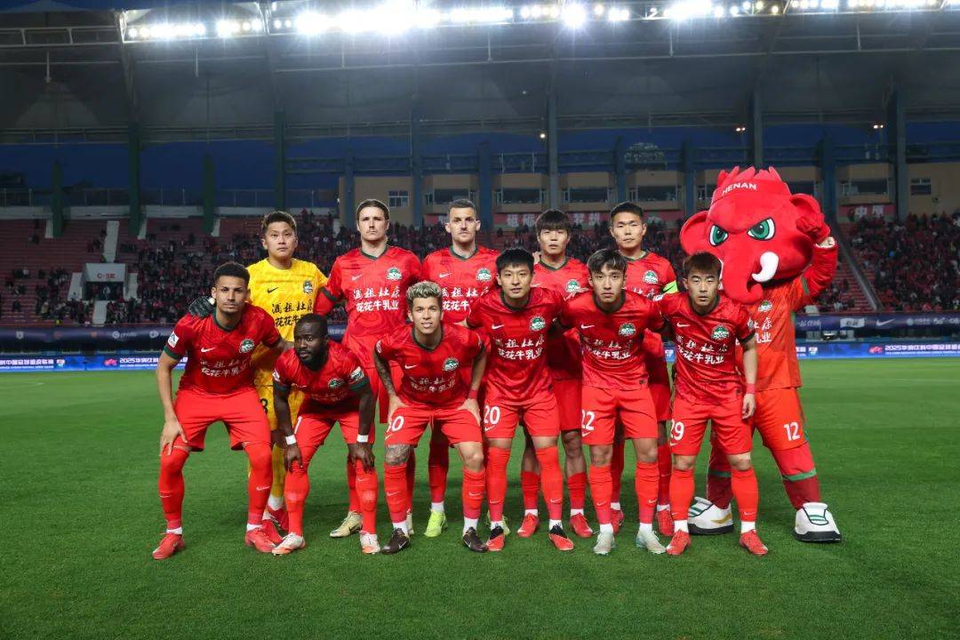 包含上海申花扼杀河南建业连胜势头稳居前列的词条