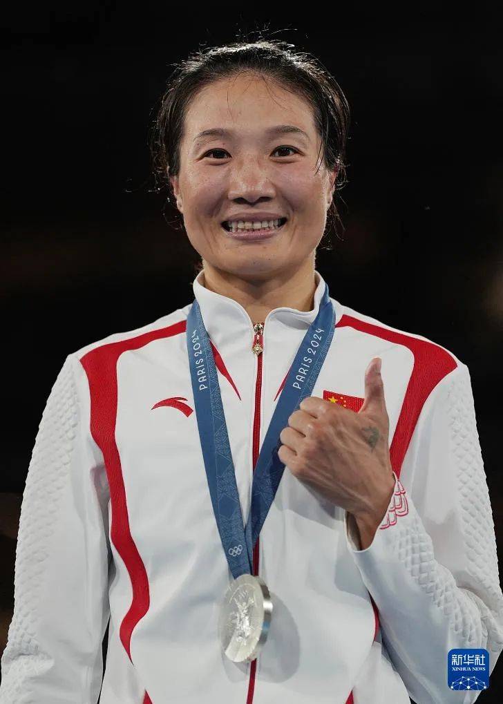 包含举重女将勇夺铜牌,力量惊人的词条 包含举重女将勇夺铜牌,力量惊人的词条