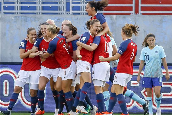 南非女足实力强劲,期待出色表现 南非女足实力强劲,期待出色表现