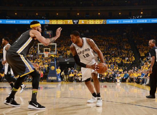 开云体育app-包含都灵后防组织做足功课，阻挡对手破门的词条