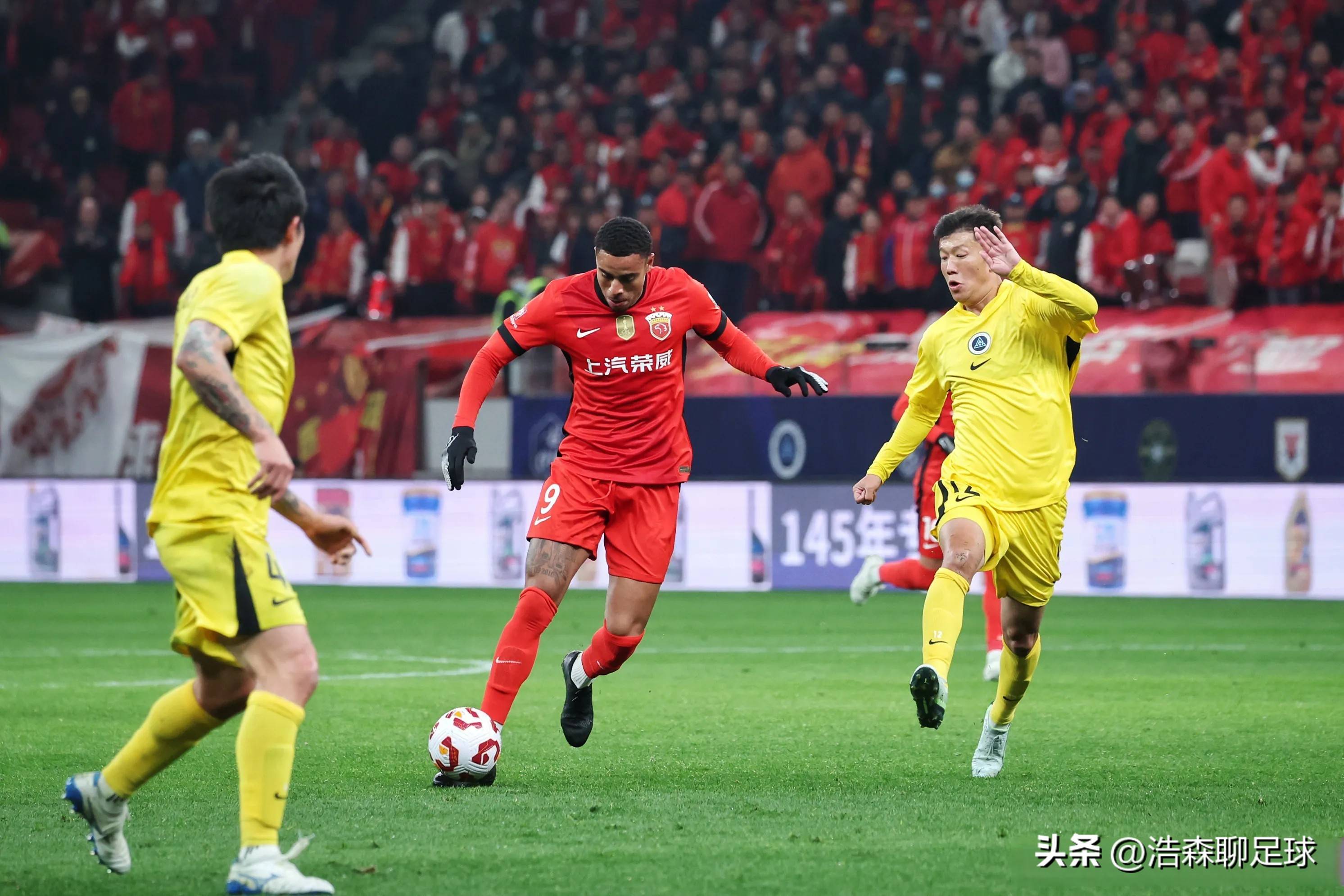 深圳荣膺冠军头衔,中超赛场上的风采再现! 深圳荣膺冠军头衔,中超赛场上的风采再现!