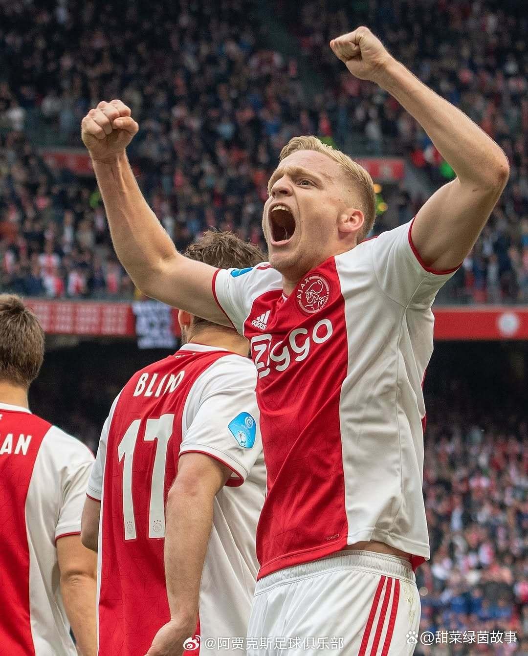 阿贾克斯队在比赛中大获胜利 阿贾克斯队在比赛中大获胜利