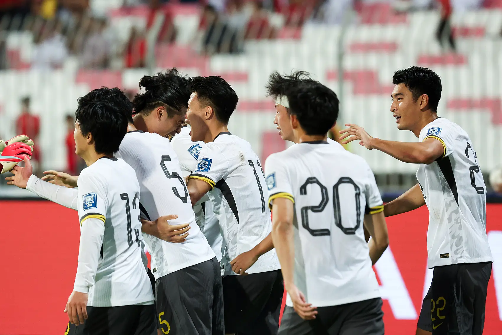 亚洲俱乐部赛事中现场观众争执