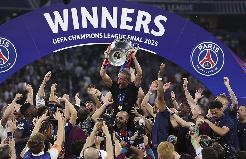 法国迎战瑞士,欧国联赛事引爆球迷热情 法国迎战瑞士,欧国联赛事引爆球迷热情